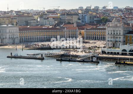 Vue aérienne de Praca do Comercio (Terreiro do Paco) commerce Plaza, dans le centre de Lisbonne Portugal, sur les rives du Tage, 16 avril 2924 Banque D'Images