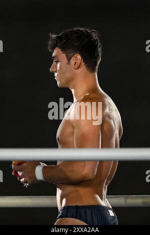 Thomas Daley, de Grande-Bretagne, se prépare à participer à la finale masculine de plongée 10m Platform Synchro aux Jeux Olympiques de Paris 2024 au Centre aquatique de Paris (France), le 29 juillet 2024. Thomas Daley et Noah Williams se sont classés deuxièmes en remportant la médaille d’argent. Banque D'Images