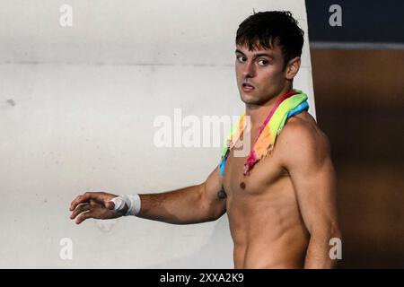 Thomas Daley, de Grande-Bretagne, se prépare à participer à la finale masculine de plongée 10m Platform Synchro aux Jeux Olympiques de Paris 2024 au Centre aquatique de Paris (France), le 29 juillet 2024. Thomas Daley et Noah Williams se sont classés deuxièmes en remportant la médaille d’argent. Banque D'Images
