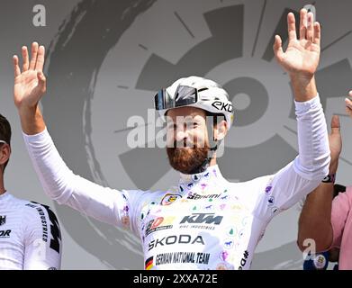 Heilbronn, Allemagne. 23 août 2024. Cyclisme : Deutschland Tour, Heilbronn - Schwäbisch Gmünd (174,60 km), 2ème étape : le coureur allemand Simon Geschke de l'équipe allemande avant le départ. Crédit : Bernd Weißbrod/dpa/Alamy Live News Banque D'Images