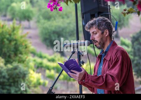 Joan Tomàs Martínez, appariement de poèmes et de vins à la cave Can Majoral, Fundació Mallorca Literària, Algaida, Majorque, Îles Baléares, Espagne Banque D'Images