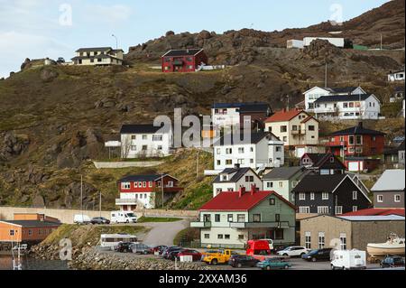 Vue du village de Honningsvag, île de Mageroya, Nordkapp, Norvège Banque D'Images