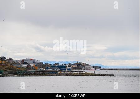 Vue du village de Honningsvag, île de Mageroya, Nordkapp, Norvège Banque D'Images