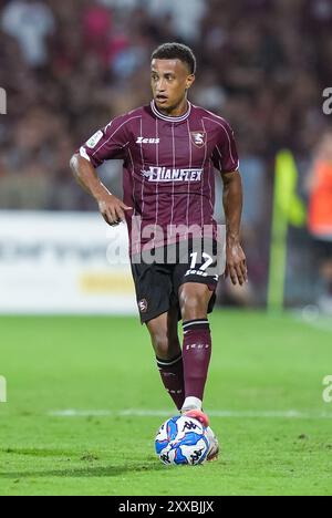 Salerne, Italie. 17 août 2024. Lilian Njoh de l'US Salernitana lors du match de Serie BKT entre l'US Salernitana et L'AS Cittadella au Stadio Arechi le 17 août 2024 à Salerne, Italie. Crédit : Giuseppe Maffia/Alamy Live News Banque D'Images