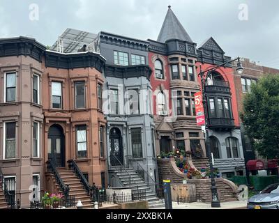 Exemple de l'architecture de type Brownstone dans le quartier historique de Park Slope à Brooklyn, New York. Banque D'Images