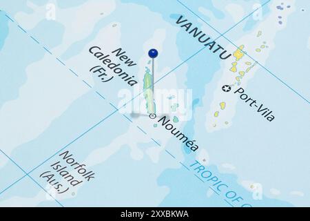 Gros plan sur une carte politique de la ville de Nouméa en France en océanie Banque D'Images