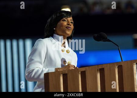 Chicago, Vereinigte Staaten. 20 août 2024. Angela Alsobrooks à la Convention nationale démocrate 2024 à Chicago, Illinois, USA, au United Center le mardi 20 août 2024. Crédit : Annabelle Gordon/CNP/dpa/Alamy Live News Banque D'Images