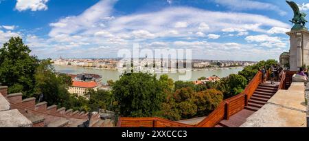 Vue du Danube depuis le quartier du château de Buda, Budapest, Hongrie Banque D'Images