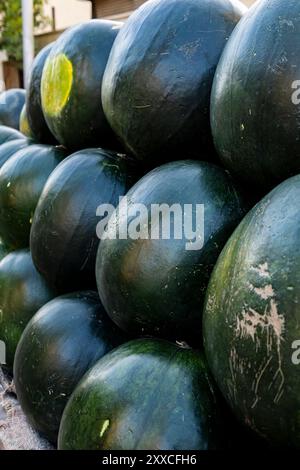 Pastèque (melon d'eau), vente à la rue locale, vendeur de rue, rive ouest du fleuve Nil, Louxor, Egypte, Afrique du Nord, Afrique Banque D'Images