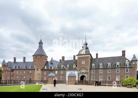 Anholt, Deutschland. 23 août 2024. Anholt, Allemagne 2308-2024 Castle Wasserburg Anholt Credit : Albert Nieboer Netherlands OUT point de vue OUT/dpa/Alamy Live News Banque D'Images