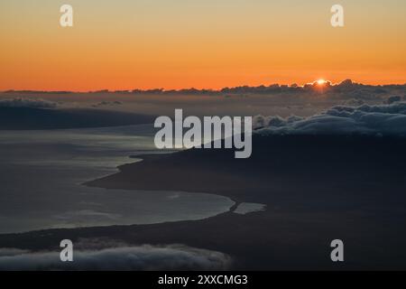 Coucher de soleil à Maui depuis Haleakala Banque D'Images