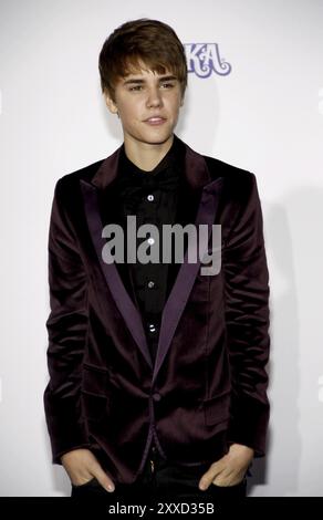 Justin Bieber au Los Angeles premiere de 'Justin Bieber : ne jamais dire jamais' qui s'est tenue lors de la Nokia Theatre L.A. Vivre à Los Angeles le 8 février 2011. Banque D'Images