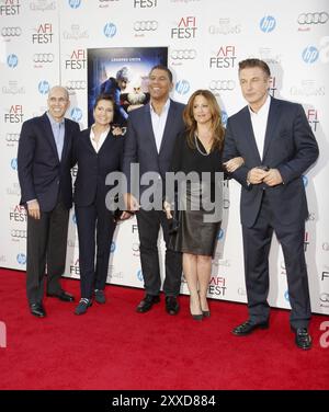 Jeffrey Katzenberg, Nancy Bernstein, Peter Ramsey, Christina Steinberg et Alec Baldwin lors de la projection du Gala 2012 de l'AFI FEST DE 'Rise of the Guardians' Banque D'Images