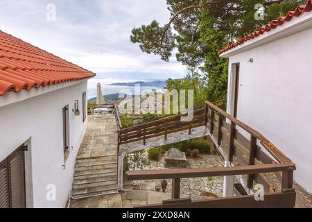 Vue aérienne de la ville de Volos et du golfe de la mer depuis le mont Pélion, Grèce, Europe Banque D'Images