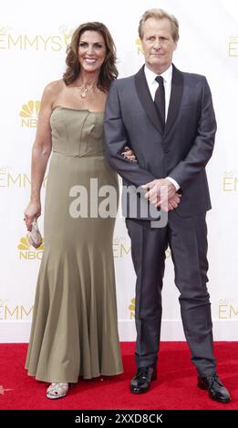 LOS ANGELES, CA, 25 AOÛT 2014 : Jeff Daniels et Kathleen Rosemary Treado lors de la 66e cérémonie des Primetime Emmy Awards au Nokia Theatre L.A. Li Banque D'Images