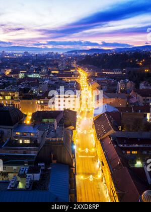 La rue principale de Zagreb à ilica nuit Banque D'Images