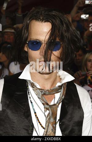 Johnny Depp assiste à la première mondiale de Pirates of the Caribbean : at World's End qui se tient à Disneyland à Anaheim, Californie, le 19 mai 2007 Banque D'Images