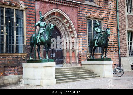 Hôtel de ville, statues du Herald dans l'armure du chevalier, Brême Banque D'Images