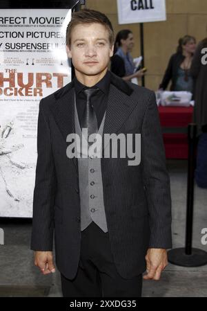 Jeremy Renner lors de la première à Los Angeles de « The Hurt Locker », qui s'est tenue au théâtre égyptien d'Hollywood sur 5 juin 2009. Crédit : Lumeimages.com Banque D'Images