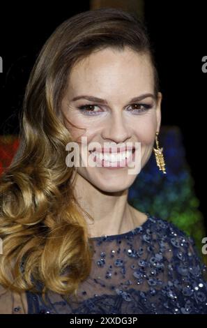 Hilary Swank lors de la première à Los Angeles de la « Saint-Sylvestre » qui s'est tenue au Grauman's Chinese Theatre à Hollywood sur 5 décembre 2011. Crédit : Lumeimage Banque D'Images