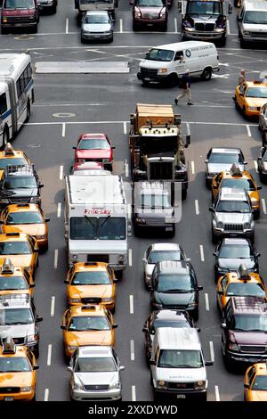 Embouteillage sur la deuxième avenue près du pont Queensboro à New York. Banque D'Images