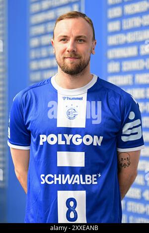 Gummersbach, Deutschland. 23rd Aug, 2024. Portrait Lukas Blohme (VfL Gummersbach 8) DAIKIN Handball Bundesliga, 1 Bundesliga, VfL Gummersbach, Mannschaftspraesentation Spielzeit 2024/2025, Schwalbe Arena Gummersbach, 23.08.2024 Foto: Eibner-Pressefoto/Juergen Augst Credit: dpa/Alamy Live News Stock Photo