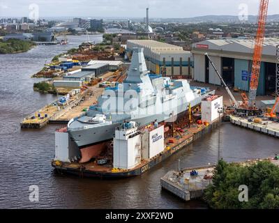 Le futur HMS Cardiff (F89), la deuxième des huit frégates de type 26 construites par BAE Systems à Glasgow pour la Royal Navy - août 2024. Banque D'Images