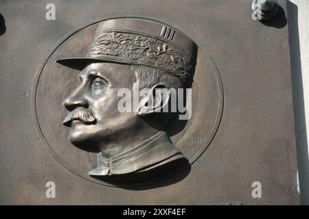 Une plaque commémorative à Valenciennes FERDINAND FOCH 1851-1929 MARÉCHAL DE FRANCE MARÉCHAL DE GRANDE BRETAGNE MARÉCHAL DE POLOGNE GÉNÉRALISSIME DES Banque D'Images