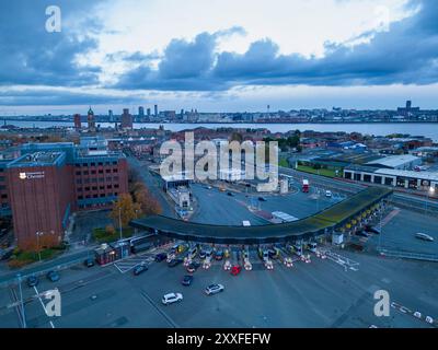 Postes de péage sur le tunnel de Queensway Road, Wirral sous la rivière Mersey à Liverpool, Merseyside, Angleterre Banque D'Images