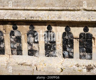 Motif en silex sur l'église Sainte-Marie la Vierge, East Bergholt. Banque D'Images