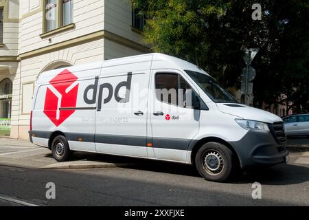 DPD Delivery Van Logistics Delivery Service, DPD logo Company Sign Brand Prague République tchèque Banque D'Images