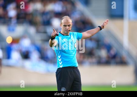 Copenhague, Danemark. 23 août 2024. Arbitre Jonas Bogelund vu lors du match NordicBet Liga entre B.93 et Hilleroed Fodbold au stade Osterbro de Copenhague. Banque D'Images