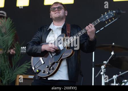 Southsea, Hampshire, UK, The Lathams on the common stage at Victorious Festival on Saturday 24th  August 2024 Photo Credit Emma Terracciano/Alamy Live News Stock Photo