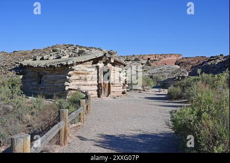 Wolfe Ranch ou Turnbow Cabin dans le parc national d'Arches le matin ensoleillé clair d'été. Banque D'Images