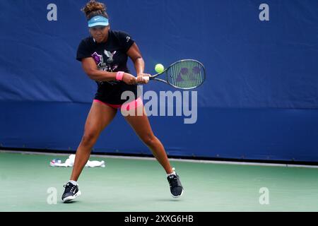 New York City, United States. 24th Aug, 2024. Flushing Meadows, New York - August 24, 2024: New York: Naomi Osaka during practice sessions at the Billie Jean King National Tennis Center in Flushing Meadows, New York in preparation for next week's U.S. Open Credit: Adam Stoltman/Alamy Live News Stock Photo