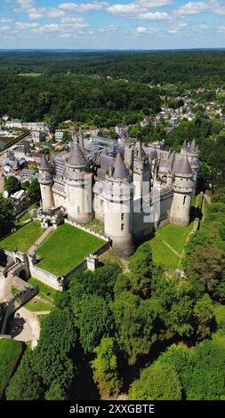 Drone photo Château de Pierrefonds france europe Banque D'Images