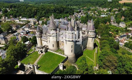 Drone photo Château de Pierrefonds france europe Banque D'Images