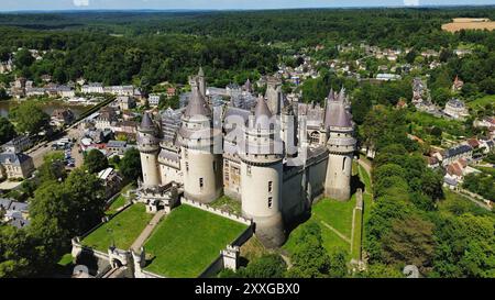 Drone photo Château de Pierrefonds france europe Banque D'Images