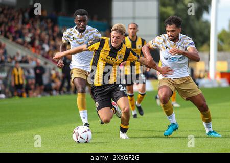 Boston, Royaume-Uni, 24 août 2024, Boston United's Dylan Hill, pendant Boston United vs Tamworth FC, Vanarama National League, Jakemans Community Stadium Banque D'Images