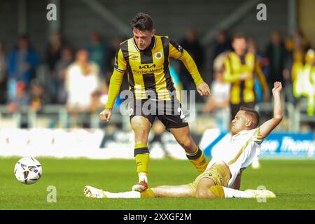 Boston, Royaume-Uni, 24 août 2024, Frankie Maguire de Boston United est Fouled, pendant Boston United vs Tamworth FC, Vanarama National League. Banque D'Images