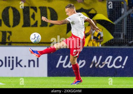 Breda, pays-Bas. 24 août 2024. BREDA, PAYS-BAS - 24 AOÛT : Jens Toornstra du FC Utrecht en action lors du match Néerlandais Eredivisie entre le NAC Breda et le FC Utrecht au Rat Verlegh Stadion le 24 août 2024 à Breda, pays-Bas. (Photo de Joris Verwijst/Orange Pictures) crédit : dpa/Alamy Live News Banque D'Images