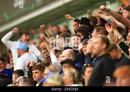 Easter Road, Édimbourg, Royaume-Uni. 24 août 2024. Scottish Premiership Football, Hibernian versus Dundee ; Dundee fans Credit : action plus Sports/Alamy Live News Banque D'Images