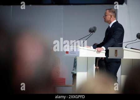 Kiev, Ukraine. 24 août 2024. Le président polonais Andrzej Duda prononce un discours lors des célébrations marquant le 33ème anniversaire de l’indépendance de l’Ukraine sur la place Sophie, le 24 août 2024 à Kiev, en Ukraine. Crédit : Présidence ukrainienne/Bureau de presse présidentiel ukrainien/Alamy Live News Banque D'Images