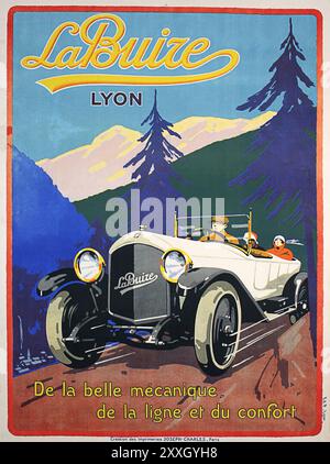 Affiche publicitaire pour voitures françaises vintage. La Buize, Lyon. Mettant en vedette une voiture décapotable d'époque dans les Alpes. ca. 1920s Banque D'Images