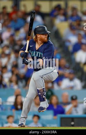 Justin Turner #2 des Mariners de Seattle à la batte lors d'un match contre les Dodgers de Los Angeles au Dodger Stadium le 19 août 2024, à Los Angeles, CA Banque D'Images