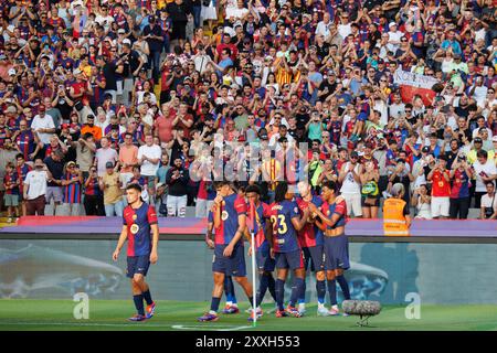 Barcelone, Espagne. 24 août 2024. Les joueurs de Barcelone célèbrent un but lors du match LaLiga EA Sports entre le FC Barcelone et l'Athletic Club de Bilbao aux Estadi Olimpic Lluis Companys. Crédit : Christian Bertrand/Alamy Live News Banque D'Images