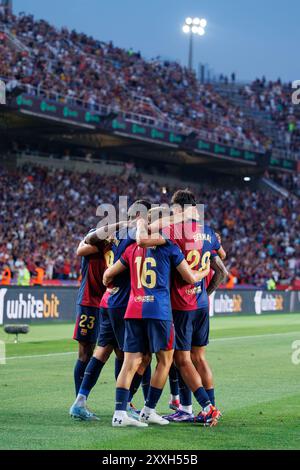 Barcelone, Espagne. 24 août 2024. Les joueurs de Barcelone célèbrent un but lors du match LaLiga EA Sports entre le FC Barcelone et l'Athletic Club de Bilbao aux Estadi Olimpic Lluis Companys. Crédit : Christian Bertrand/Alamy Live News Banque D'Images