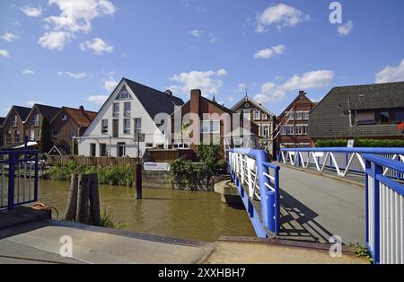 Europe, Allemagne, basse-Saxe, Altes Land près de Hambourg, région métropolitaine de Hambourg, Jork-Estebruegge, pont tournant sur l'Este, affluent de l'El Banque D'Images