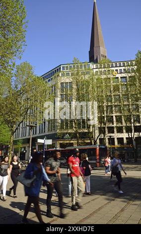 Allemagne, Hambourg, ville, Moenckebergstrasse, passants en mouvement, Hambourg, Hambourg, République fédérale d'Allemagne, Europe Banque D'Images