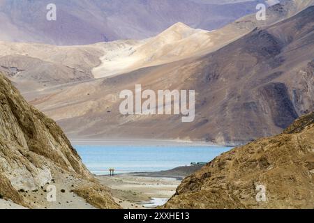 Paysage de montagne au lac Pangong au Ladakh, Inde, Asie Banque D'Images